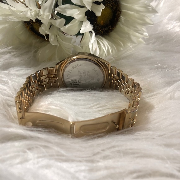 NEW - Classic Gold Watch - Picture 11 of 15